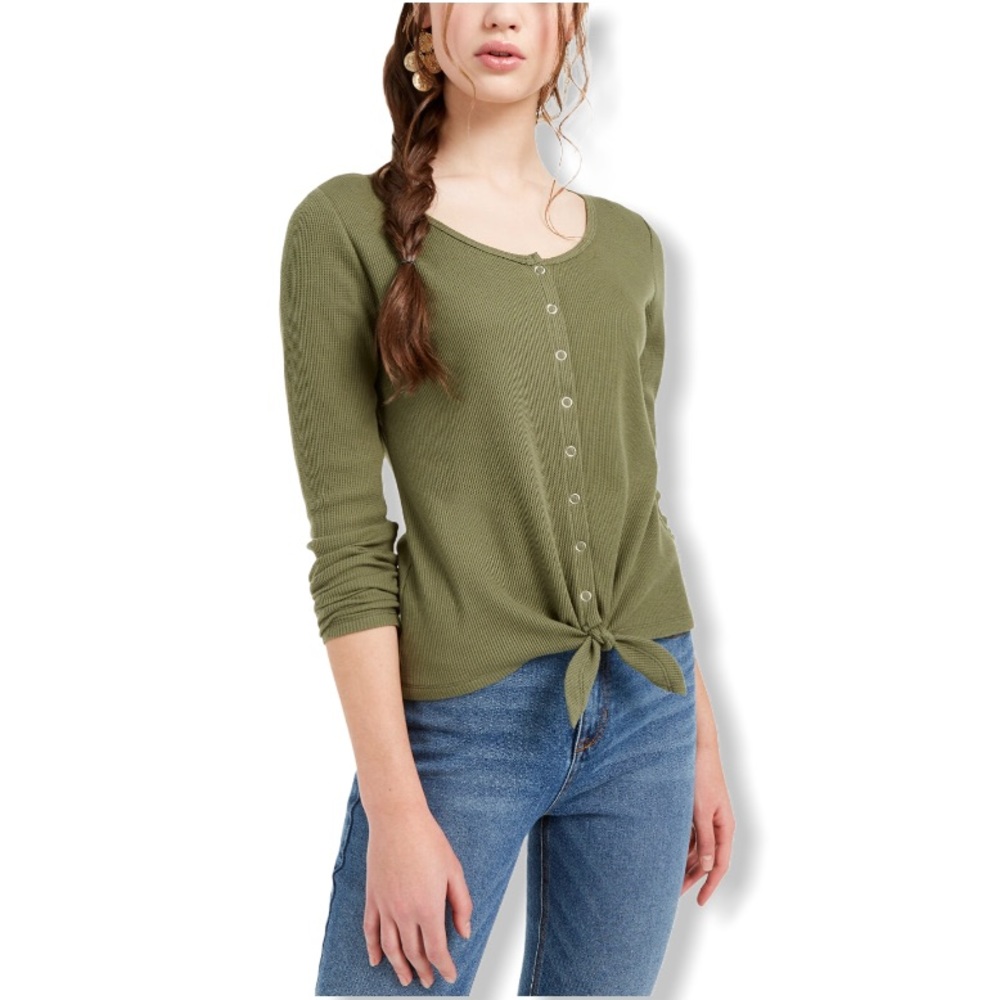Ultra Flirt Junior’s Tie-Hem Thermal Top